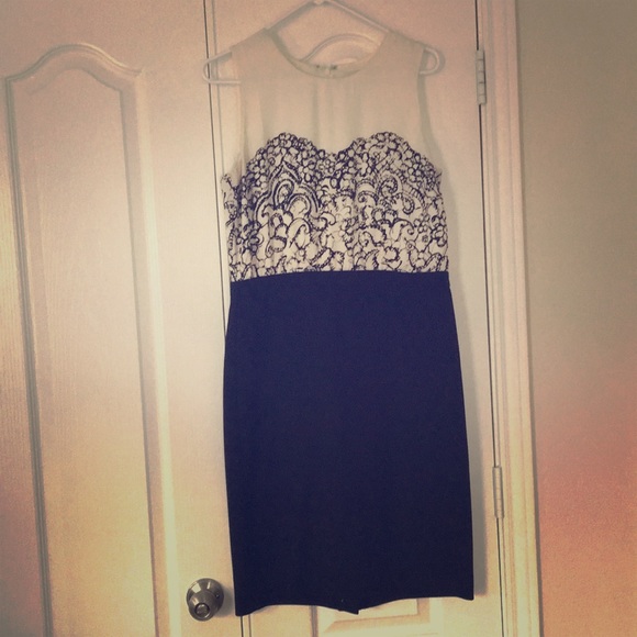 Fitted black and white dress - Picture 1 of 5